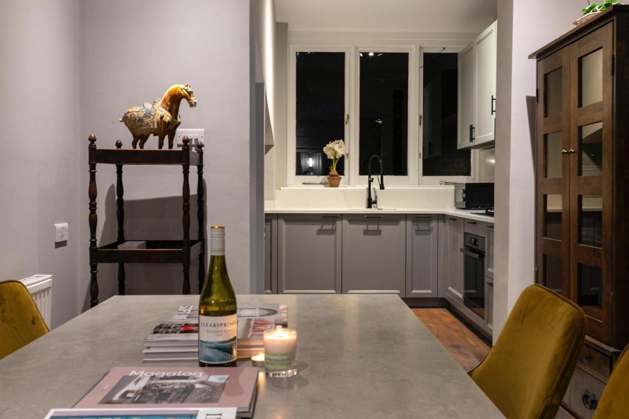 Shared Guest House 5 Mins Walk From Vauxhall And Nine Elms Station With Off-Site Parking Near Us Embassy ロンドン エクステリア 写真