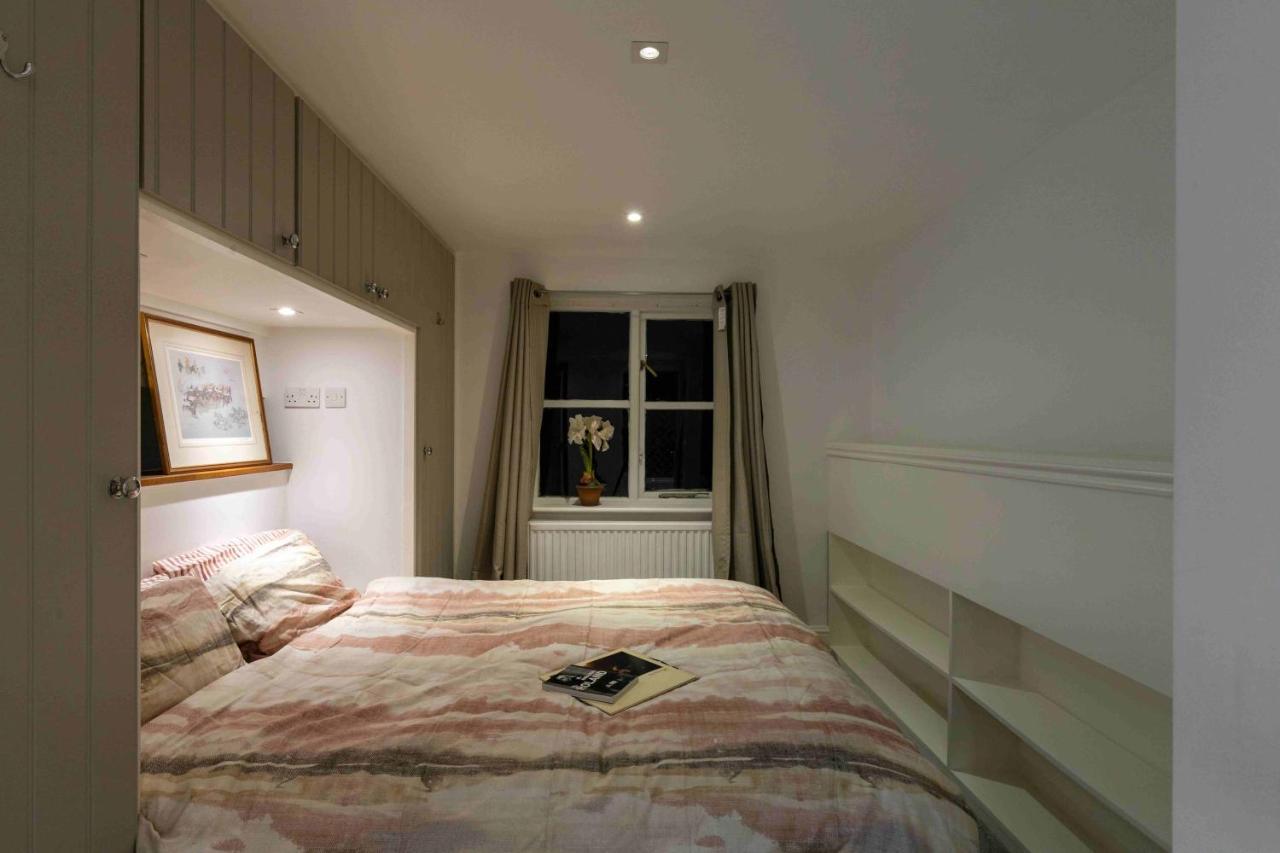 Shared Guest House 5 Mins Walk From Vauxhall And Nine Elms Station With Off-Site Parking Near Us Embassy ロンドン エクステリア 写真