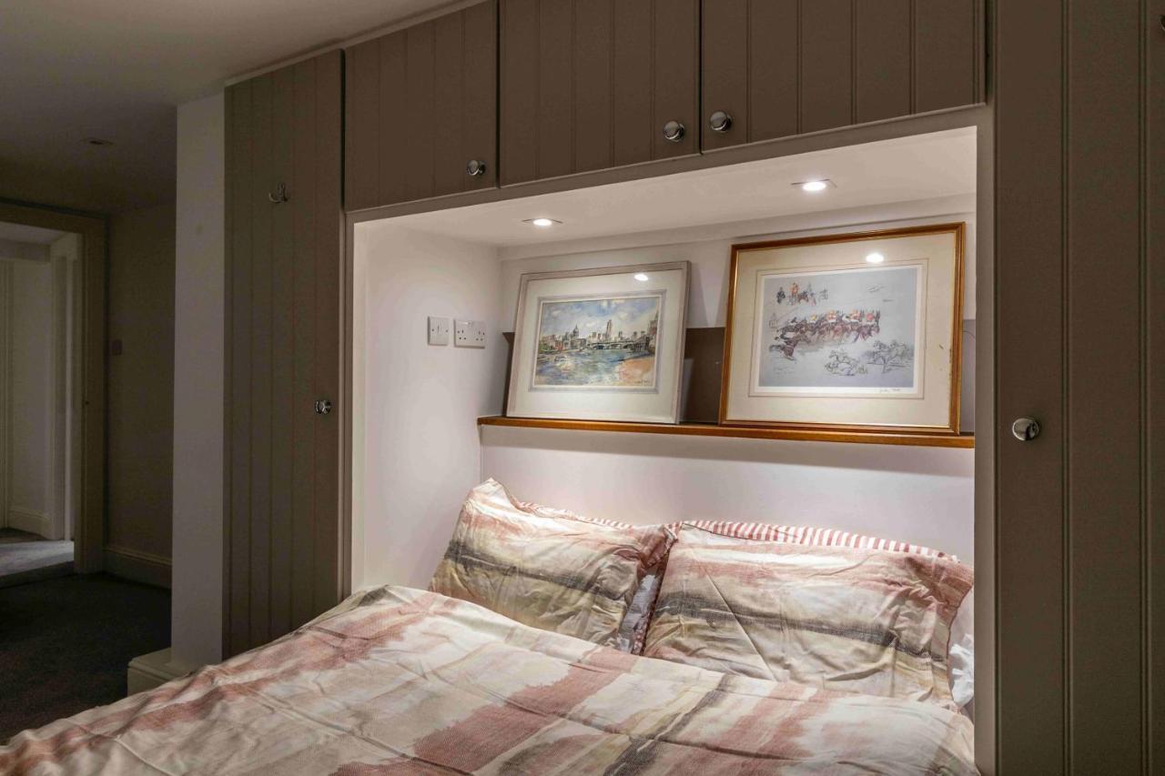 Shared Guest House 5 Mins Walk From Vauxhall And Nine Elms Station With Off-Site Parking Near Us Embassy ロンドン エクステリア 写真